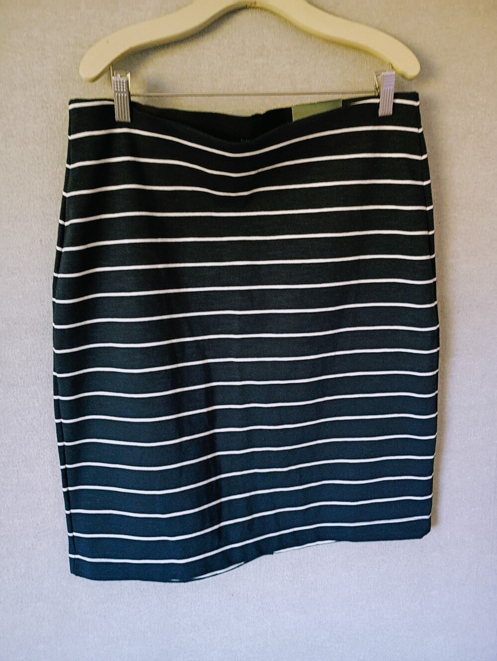 Banana Republic Factory Navy and White Striped Pencil Skirt NWT Size Large
